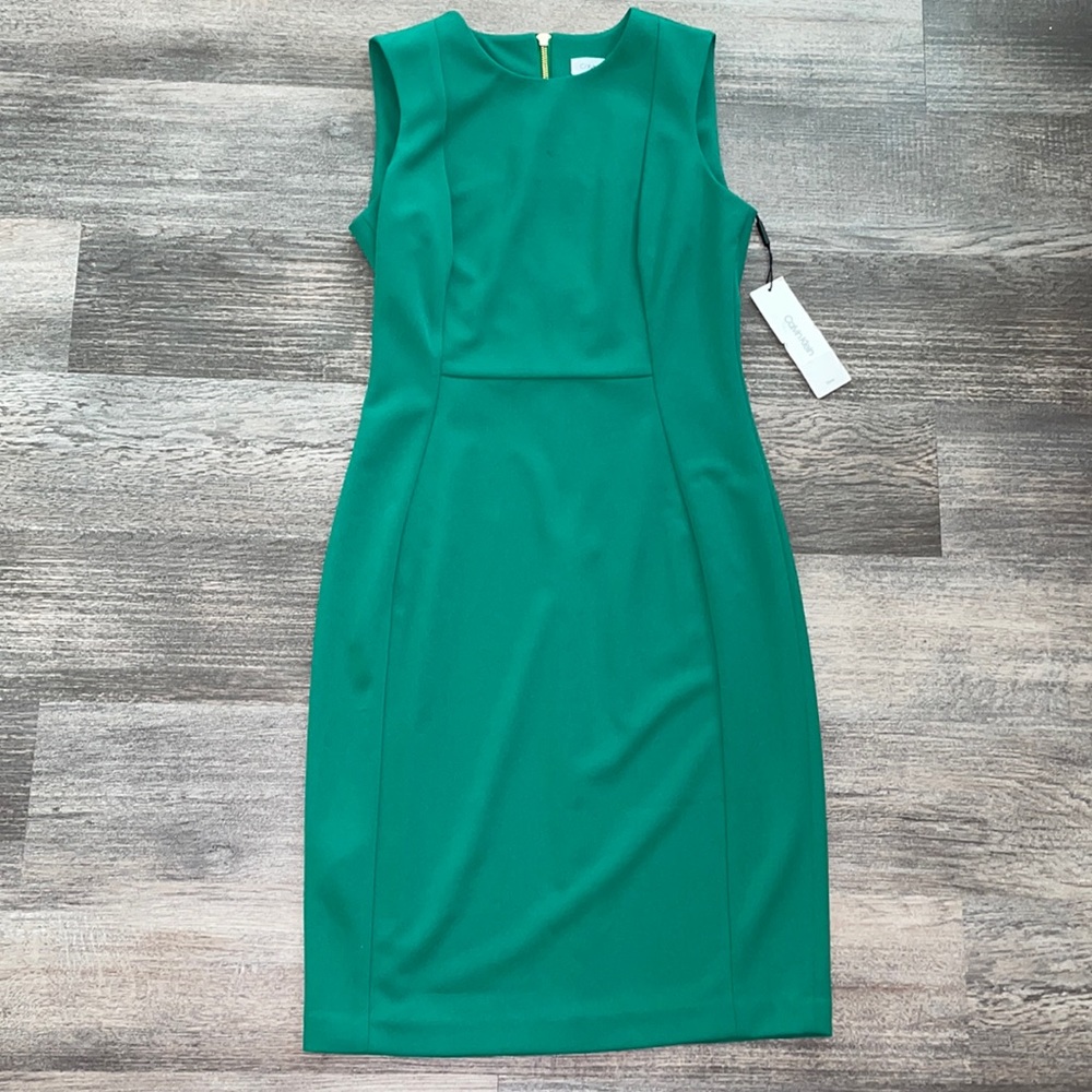 Size 6 Women's Green Scuba Crepe Sheath Dress by Calvin Klein - Green
